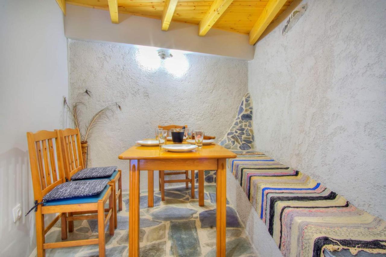 Παραδοσιακό Σπίτι Στο Χωριο Apartment Agioi Deka  ภายนอก รูปภาพ
